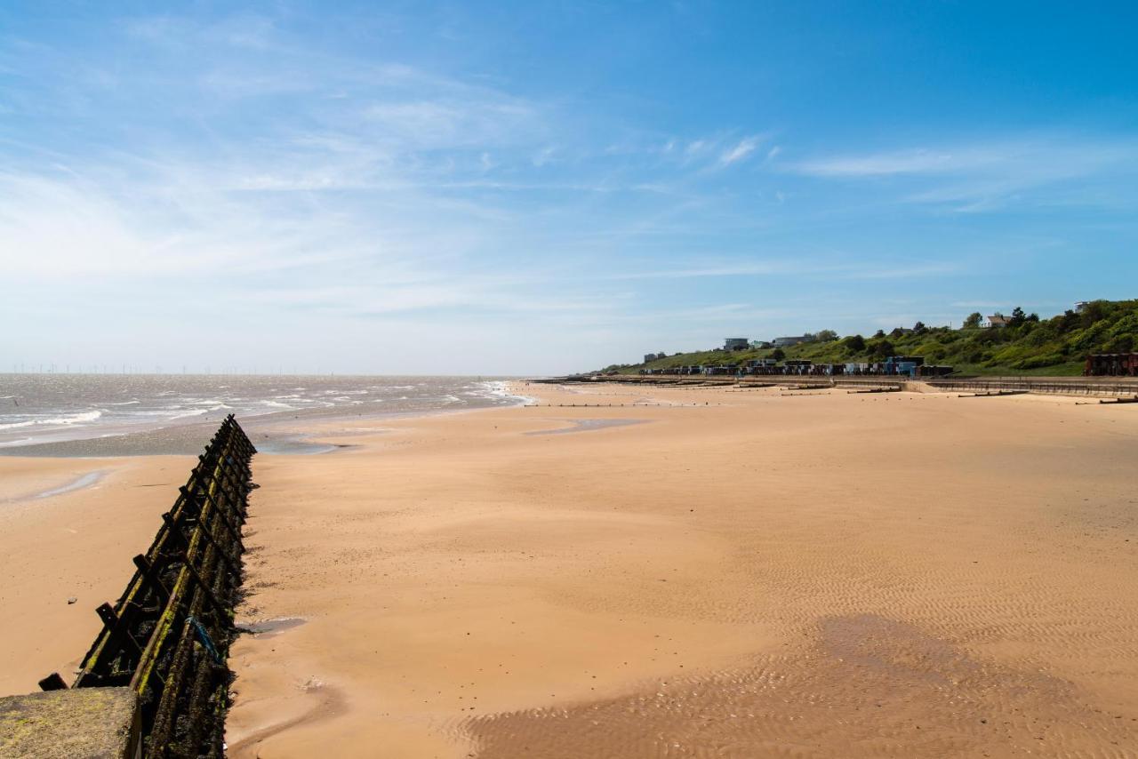8 Berth Caravan For Hire At St Osyth Beach Ref 28047R Clacton-on-Sea Kültér fotó
