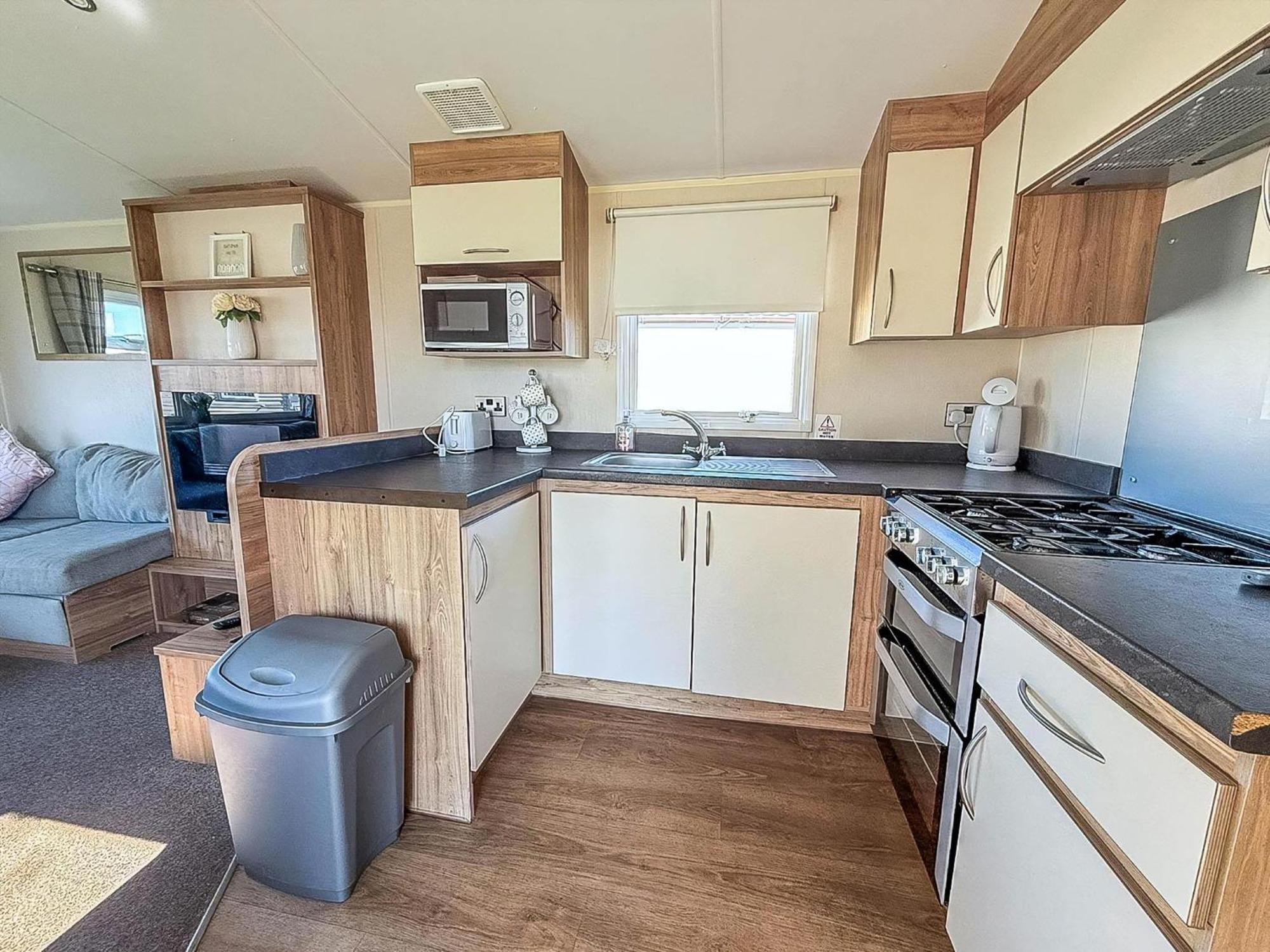 8 Berth Caravan For Hire At St Osyth Beach Ref 28047R Clacton-on-Sea Kültér fotó