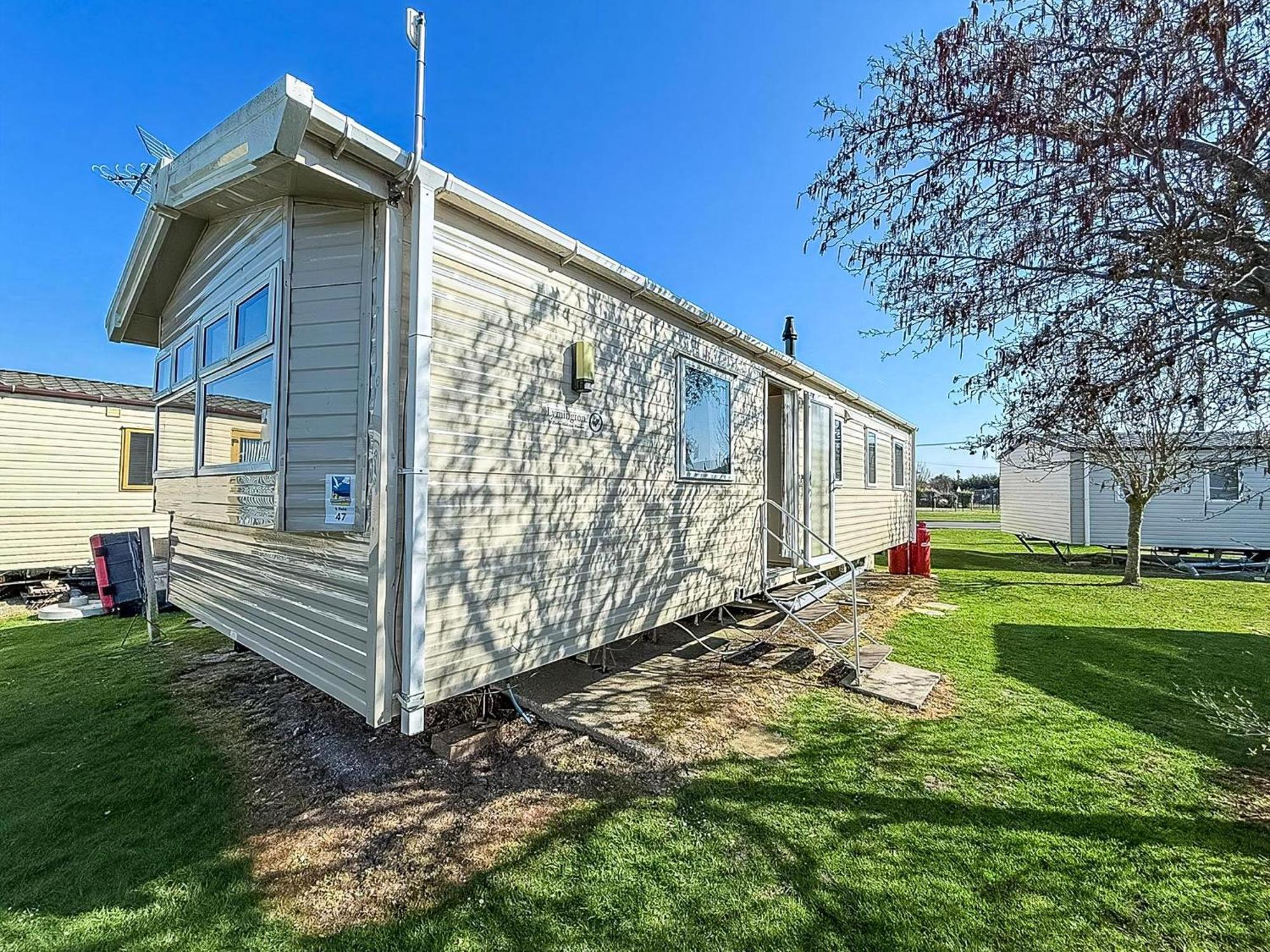 8 Berth Caravan For Hire At St Osyth Beach Ref 28047R Clacton-on-Sea Kültér fotó